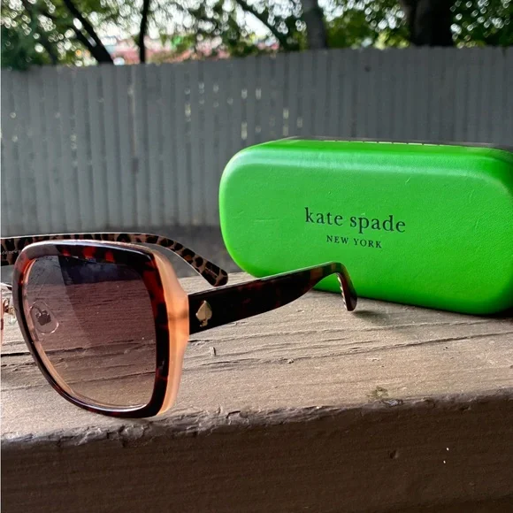 Kate Spade Sunglasses - Picture 2 of 8